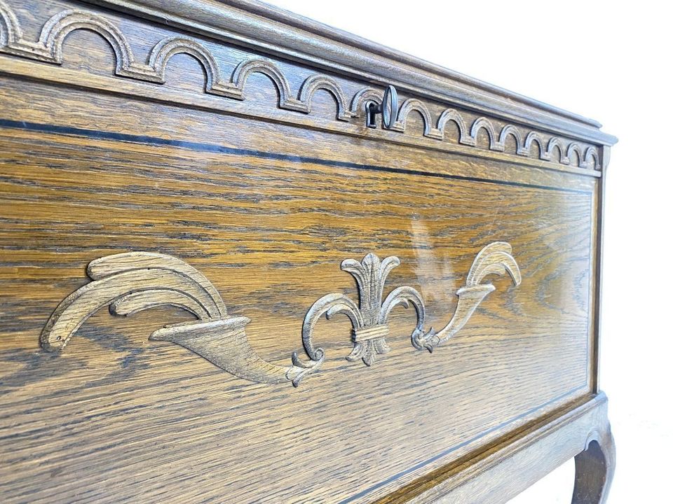 WMK Wunderschöne und sehr gut erhaltene schwedische Jugendstil Anrichte aus vollem Eichenholz mit Schubladen # Kommode Wäschekommode Schrank Sideboard Flurkommode Flurschrank Konsole Antik Vintage in Berlin