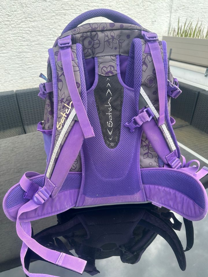 Satch Rucksack ergonomisch lila in Griesheim