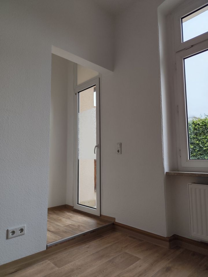 3 - Zimmer -Wohnung, neu renoviert, mit Balkon in Gera in Gera