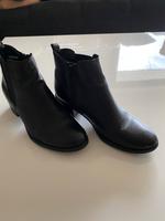Tamaris Leder Stiefelette 38 schwarz Nordrhein-Westfalen - Dinslaken Vorschau