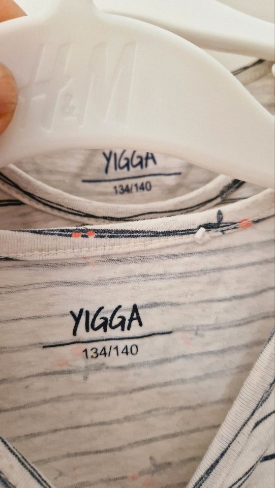 T-Shirts Yigga gr. 134/140 in Kiel