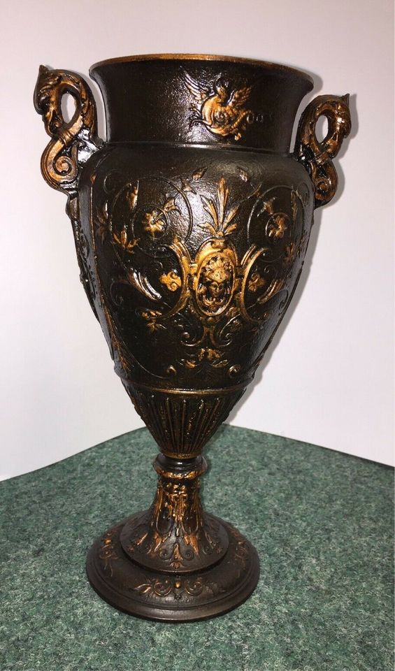 Bronzefarbene Vase in Großschönau