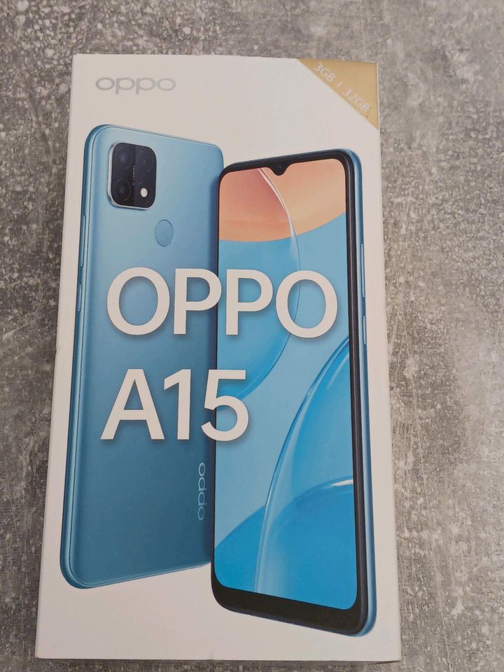 OPPO A15 mit Panzerglas in Solingen