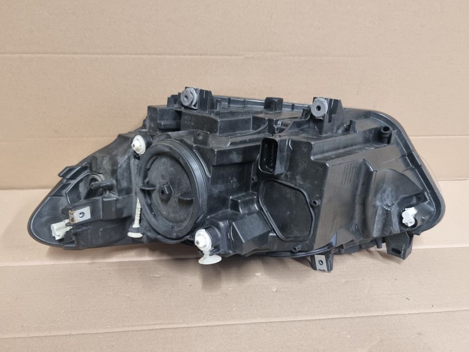 BMW 1ER F20 F21 Halogen Scheinwerfer Vorne Rechts 7358392 in Bedburg-Hau