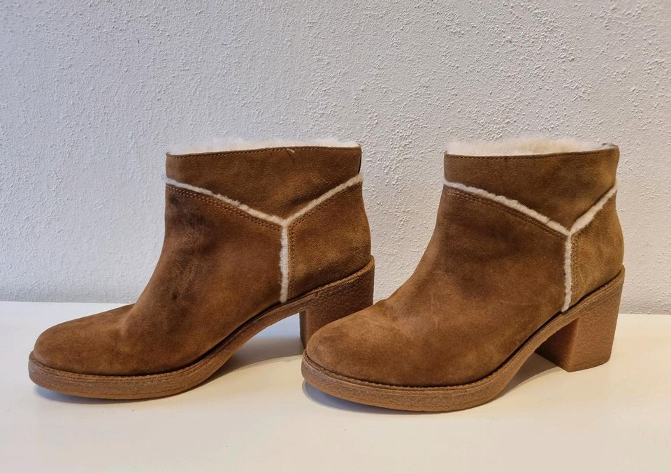 Original UGG Boots Stiefeletten Gr. 39 in Buchen (Odenwald)