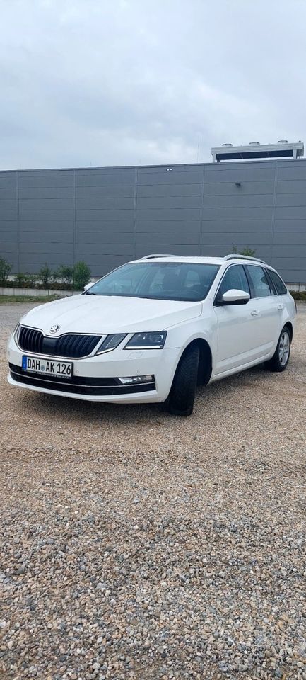 Skoda Octavia 2,0 TDI DSG Combi Style in Bergkirchen