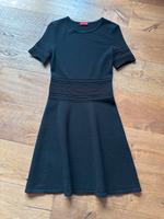 Hugo Boss, Strickkleid, schwarz, Gr.M, fällt wie Größe S aus Schleswig-Holstein - Lübeck Vorschau
