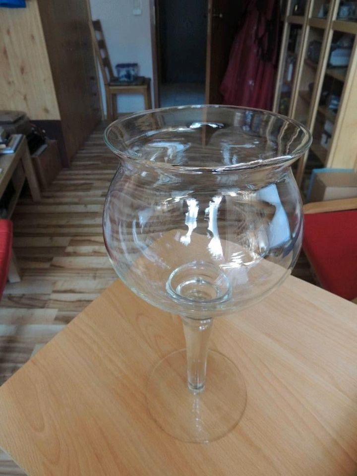 Dekorationsglas, Deko Vase, Glasschale mit Fuß in Burgwald