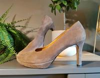 Paul green 5 1\2 gr. 39 Leder Pumps taupe beige Hamburg - Bergedorf Vorschau