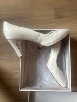 Weiße Pumps - ungetragen Größe 40 Nordrhein-Westfalen - Mülheim (Ruhr) Vorschau
