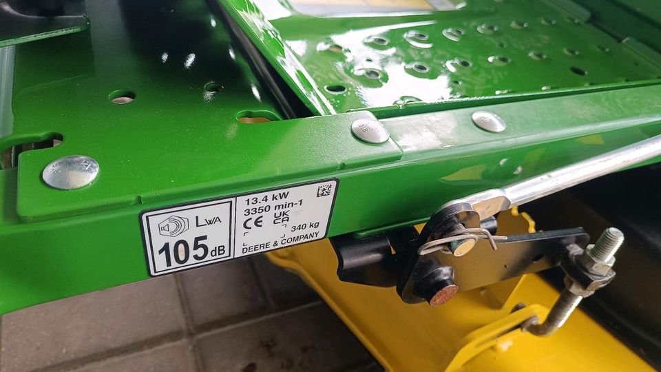 John Deere z-trak Z515 E zero turn aufsitzmäher rasenmäher in Selmsdorf