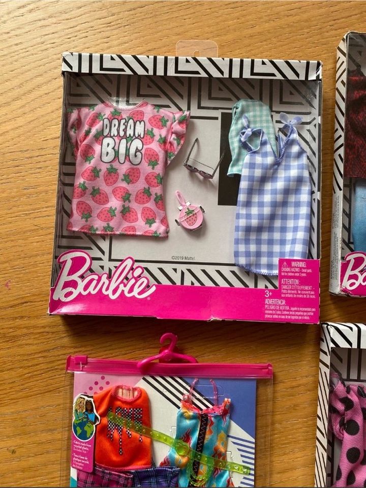 Barbie Fashion Kleidung Set in Berlin