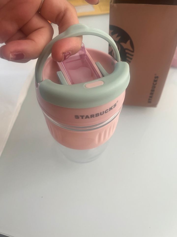 neu Starbucks Flasche aus Glas in Berlin