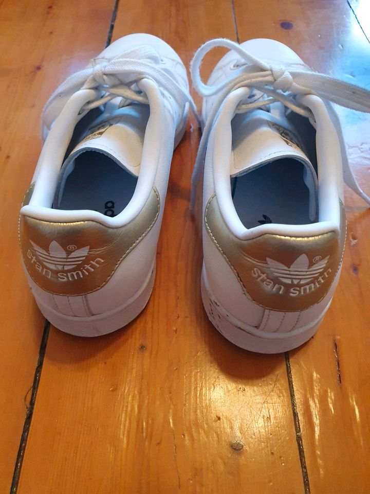 Weiß-goldene Adidas Stan Smith Gr. 40 Damen in Clausthal-Zellerfeld