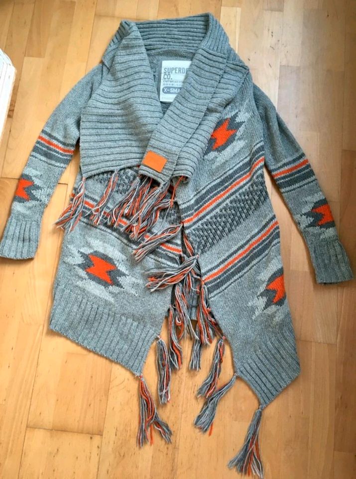 Superdry Cape/ Strickjacke Norweger Muster XS/S in Düsseldorf