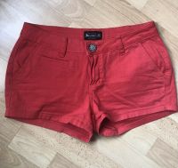 Rote Shorts Hotpants von Laura Scott, Gr. 34 Hessen - Herborn Vorschau