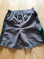 Gr. 128 Badeshort grau Badehose Schwimmshort Jungen Baden-Württemberg - Neckartenzlingen Vorschau