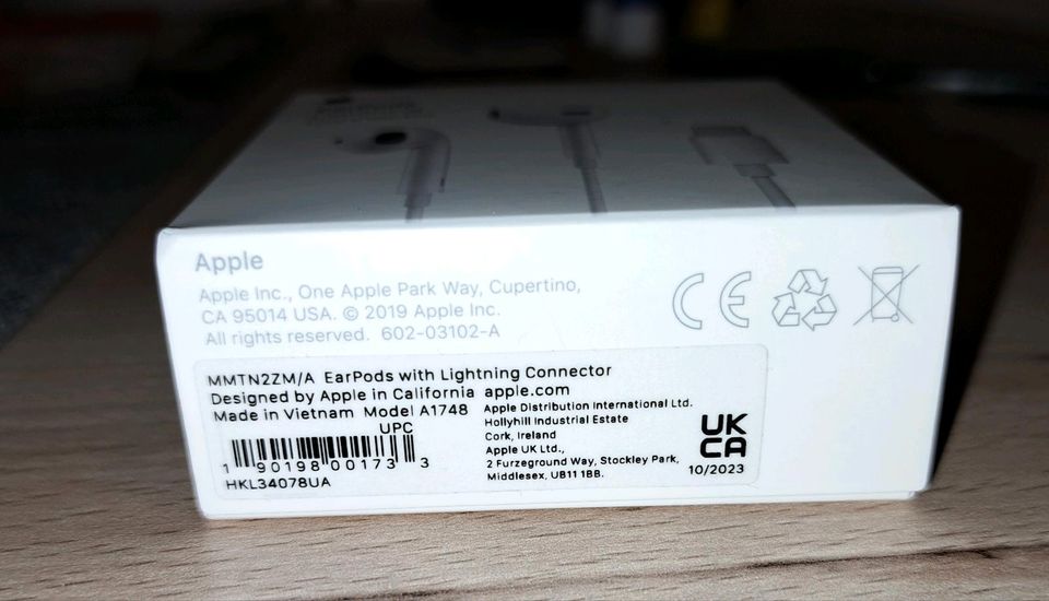 Apple Ear Pods Lightning Connector in Vöhringen