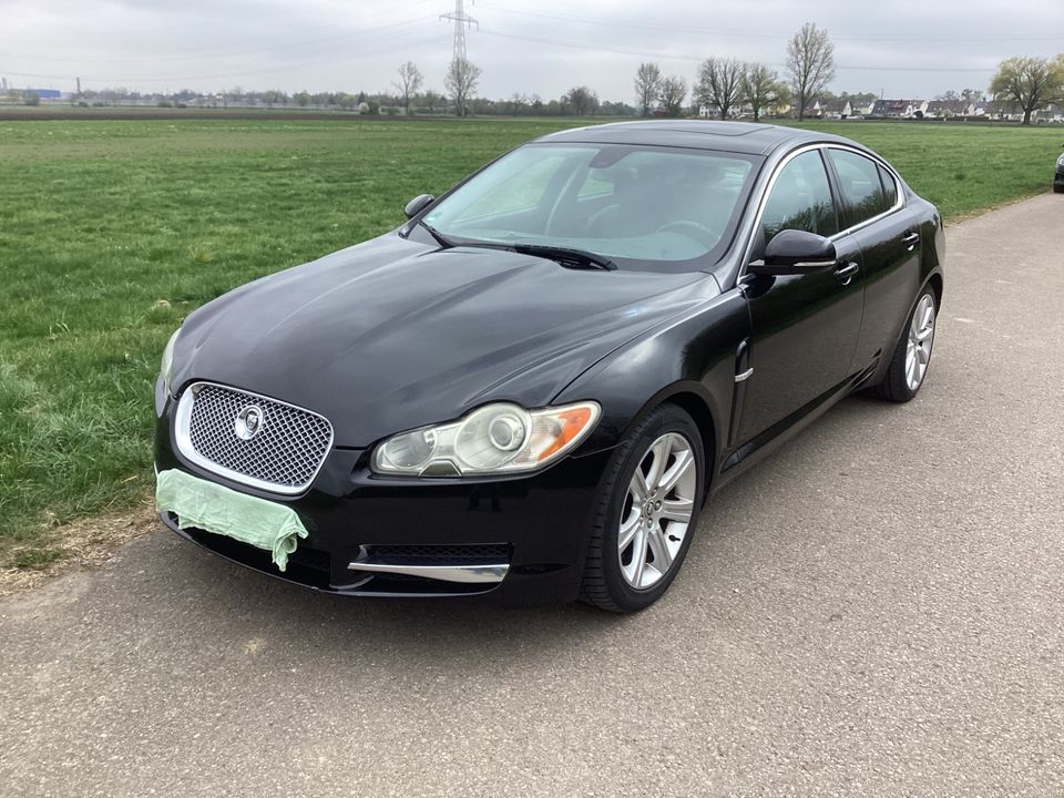                     Jaguar XF 3,0 S