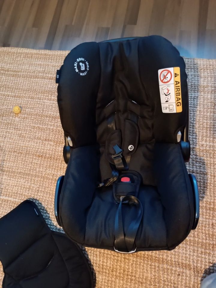 Maxi Cosi Citi babyschale Kindersitz 0+ in Berlin