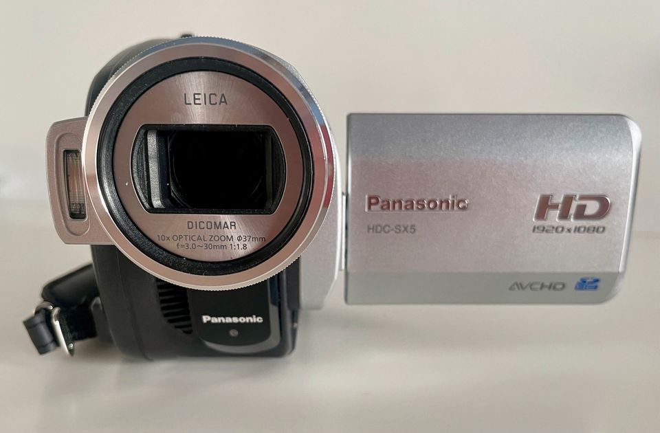 Panasonic HDC-SX5 Camcorder Full HD in Halle
