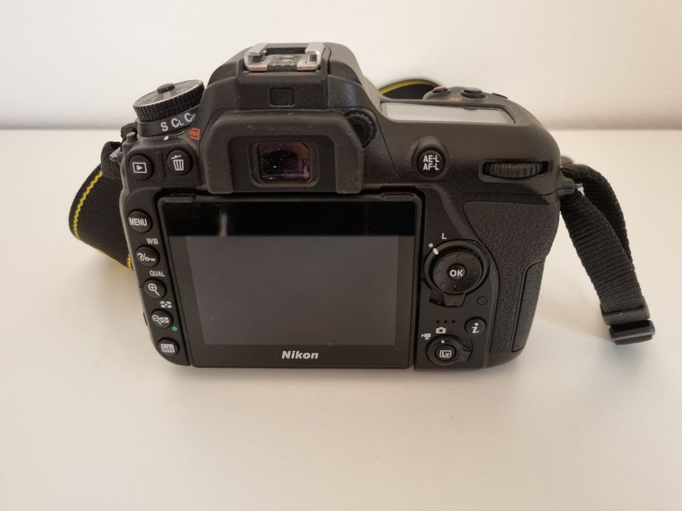 NIKON D7500 + AF-S DX 18-140 ED VR KIT, Top Zustand, OVP in Hollenbach