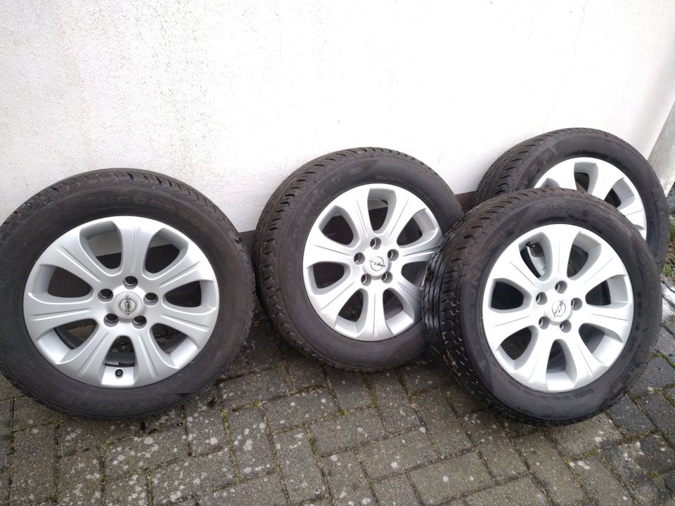 Sommerreifen mit Alufelgen 215/55 R16 Opel Vectra in Altenau