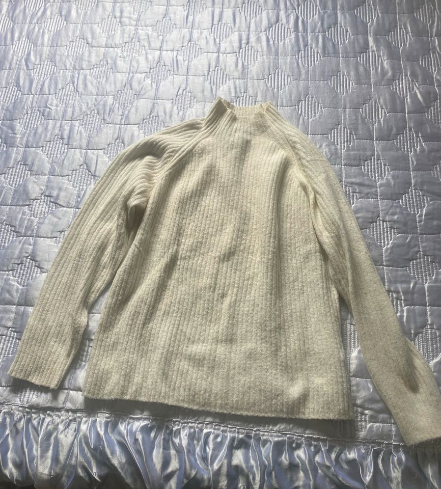 Damen Pullover 4 Pullovers für 15€ in Rheine