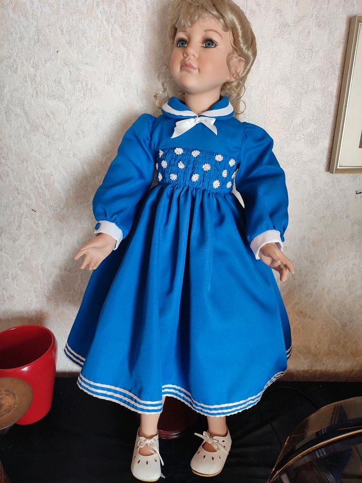 Porzellan Puppe in Peterslahr