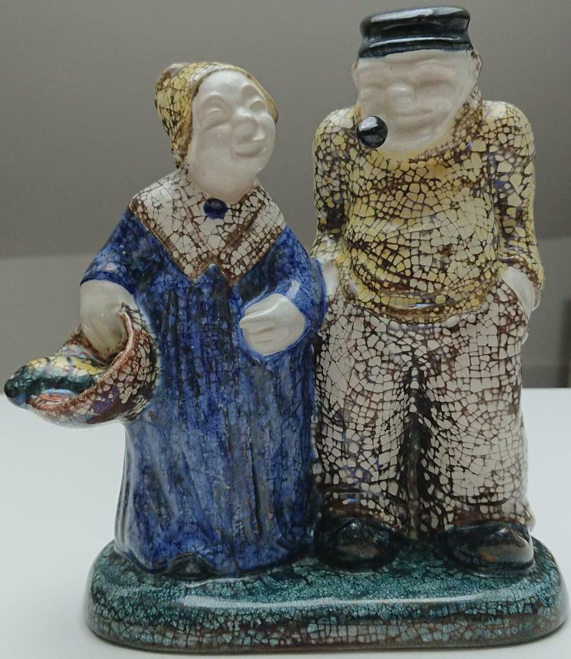 Wunderschöne alte Keramik Figur, „der Fischer und seine Frau“ in Köln