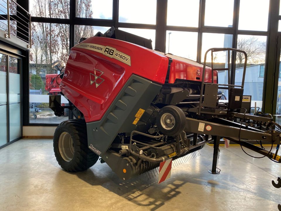 Massey Ferguson RB 4160V Xtra-CUT in Ratingen