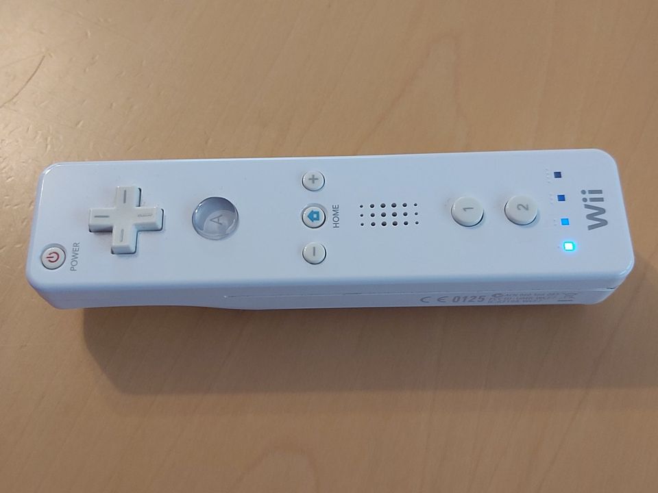 Nintendo Wii U 32G incl. Remote Controller , Lenkrad und 9 Spiele in Erkelenz