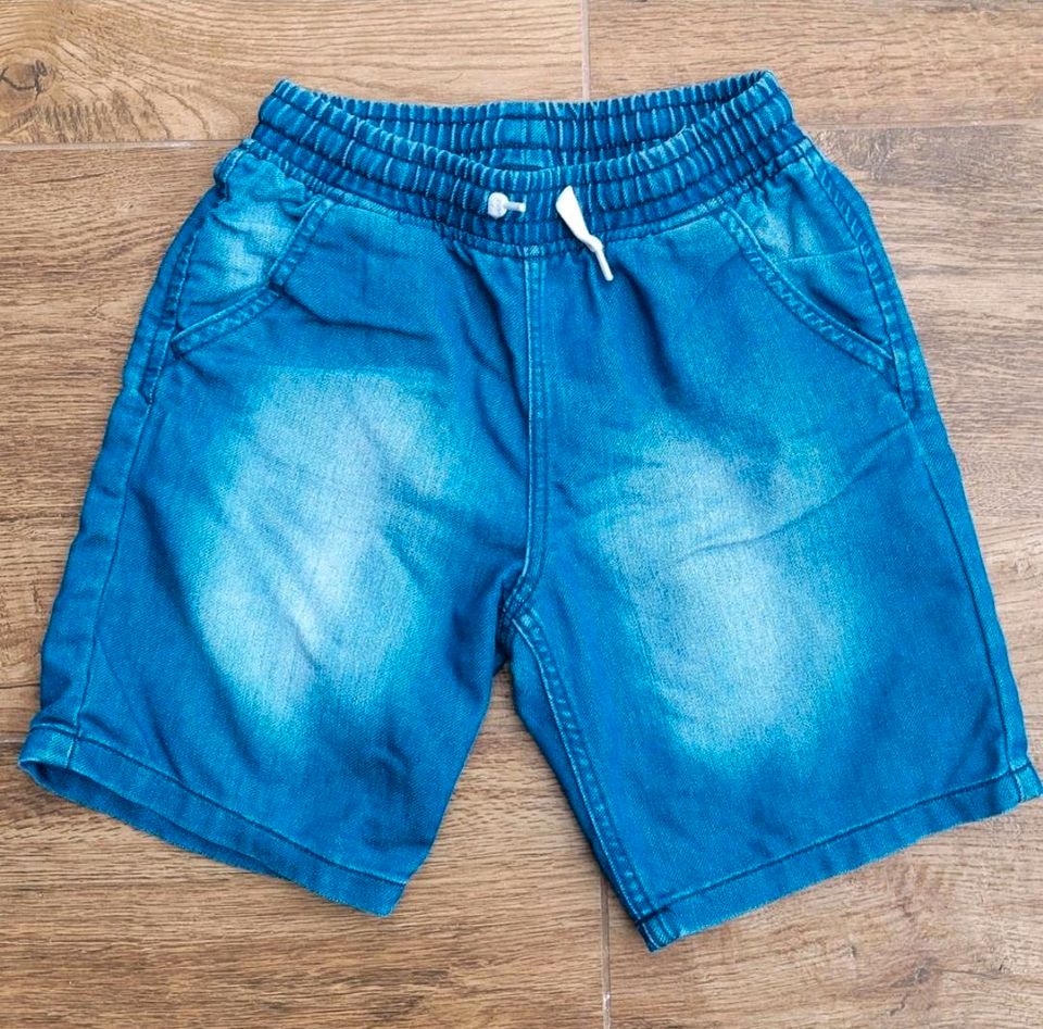 Shorts Jeans kurze Hose H&M Gr. 128 in Oldenburg