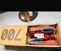 Yeezy Boost 700 Hi-Res Red gr. 50 München - Pasing-Obermenzing Vorschau