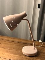 Ikea Snöig Schreibtischlampe rosa rosé inkl. Leuchtmittel Hessen - Langgöns Vorschau