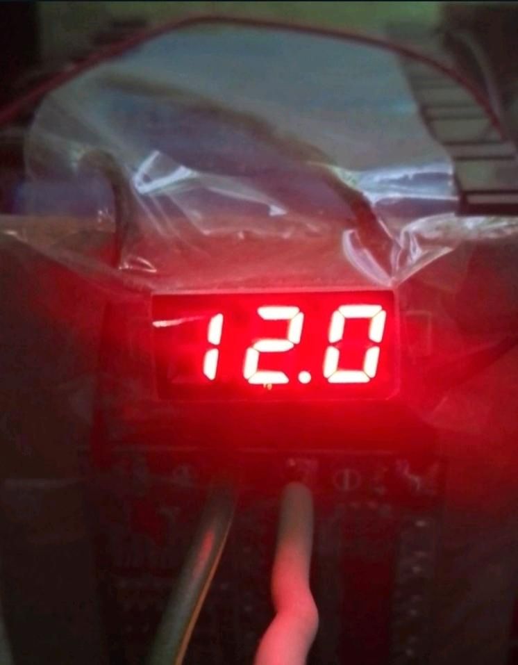 Voltmeter led. Bis 30 volt in Bad Aibling