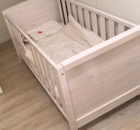 Kinderbett-Kiefer weiß lasiert-60x120-inkl. Matratze von Baby one Hessen - Kassel Vorschau