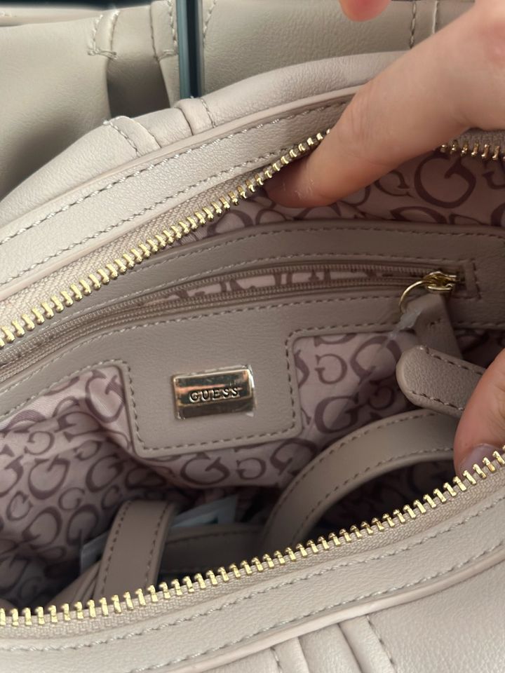 Guess Tasche NEU in Ludwigshafen