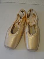 Spitzenschuhe Ballett Ballerina Bloch 6 1/2 Triomphe Leipzig - Mockau-Süd Vorschau