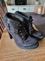 Stiefeletten Winterstiefel mit hohem Absatz gr. 36 Kreis Pinneberg - Elmshorn Vorschau