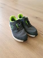 Nike Sneaker Kinder grau grün Nordrhein-Westfalen - Velbert Vorschau