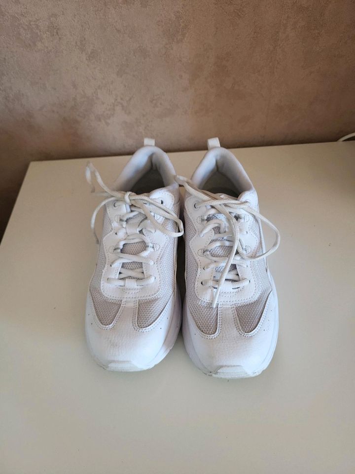 Puma ❤️ Sneaker  Sportschuhe weiß Gr 37,5 in Ostenfeld (Husum)