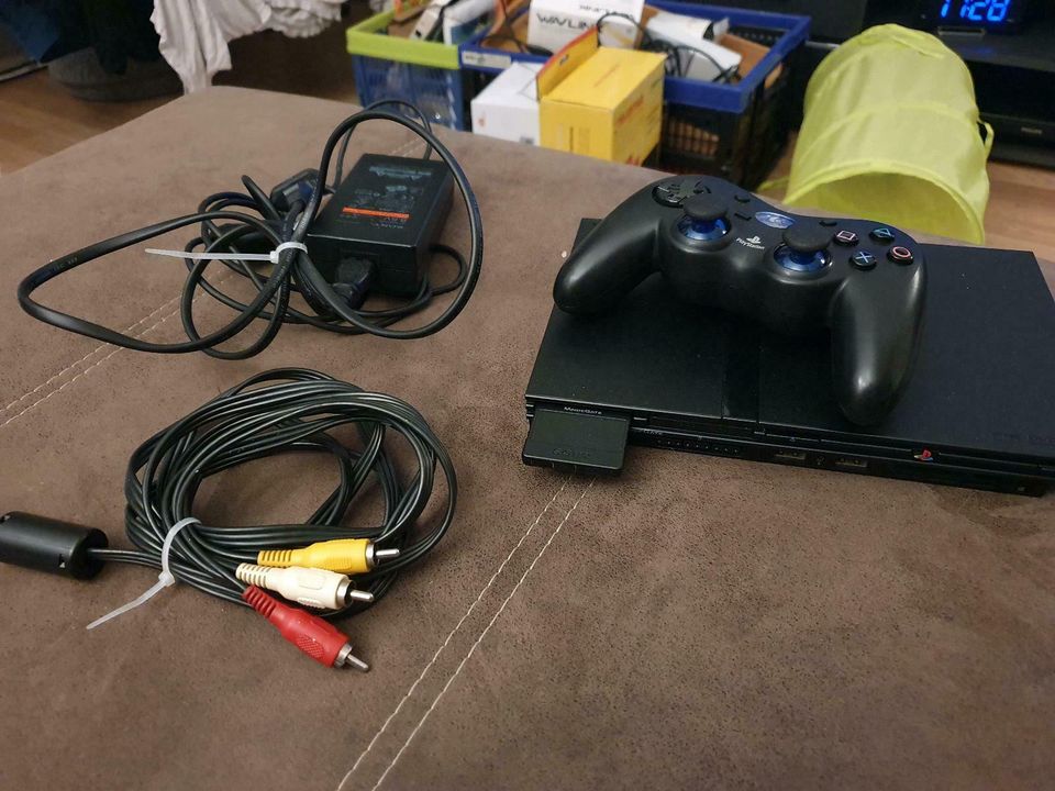 PlayStation 2 Konsole mit Wireless Controller zu verkaufen in Senzig