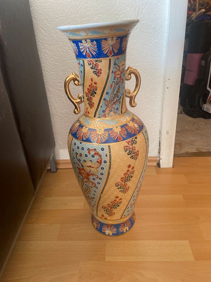 Vase mit Muster in Tauberbischofsheim