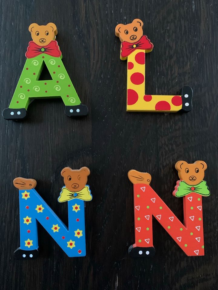 Holzbuchstaben Buchstaben für Tür A L E N in Hannover