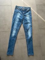 Hose Vero Moda Jeans Blau in Größe 30/34 Nordrhein-Westfalen - Erkrath Vorschau