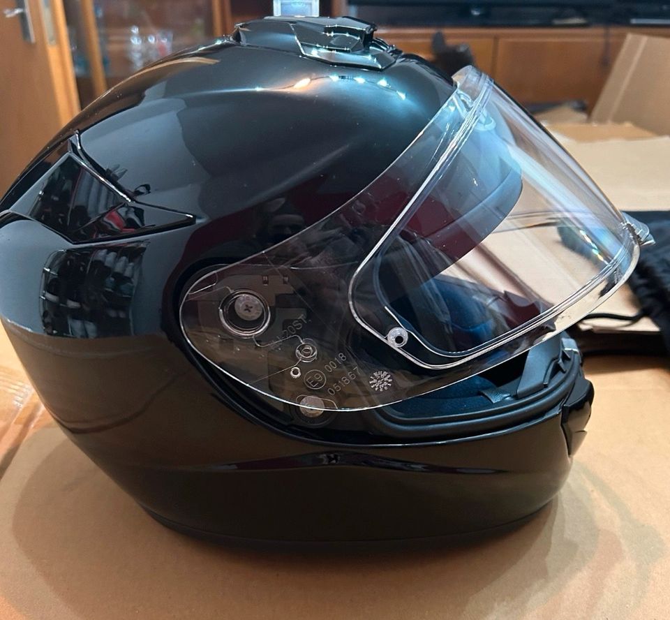 Motorradhelm HJC schwarz S in Schopfheim