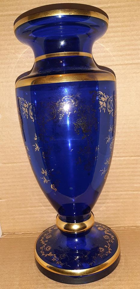 Vase aus geschliffenem kobaltblauem Böhmischem Glas 24karat Gold in Celle