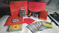 Geöffnete Pokemon Top Trainer Box Karmesin & Purpur Nordrhein-Westfalen - Alsdorf Vorschau