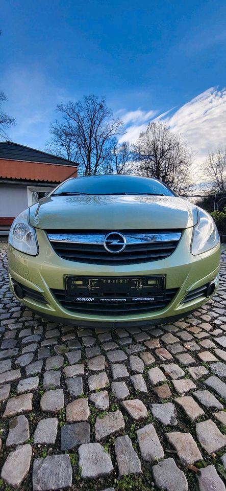 Opel Corsa D  1.2 Benzin in Magdeburg